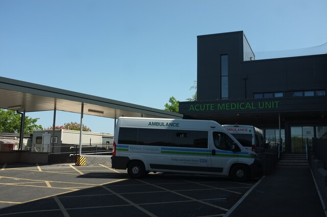 acute-medical-unit-at-torbay-hospital-derek-harper-cc-by-sa-2-0