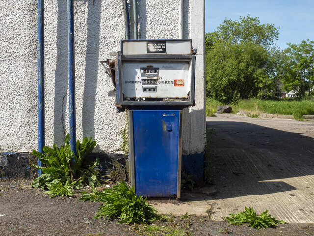 Old petrol pump, Moss-Side