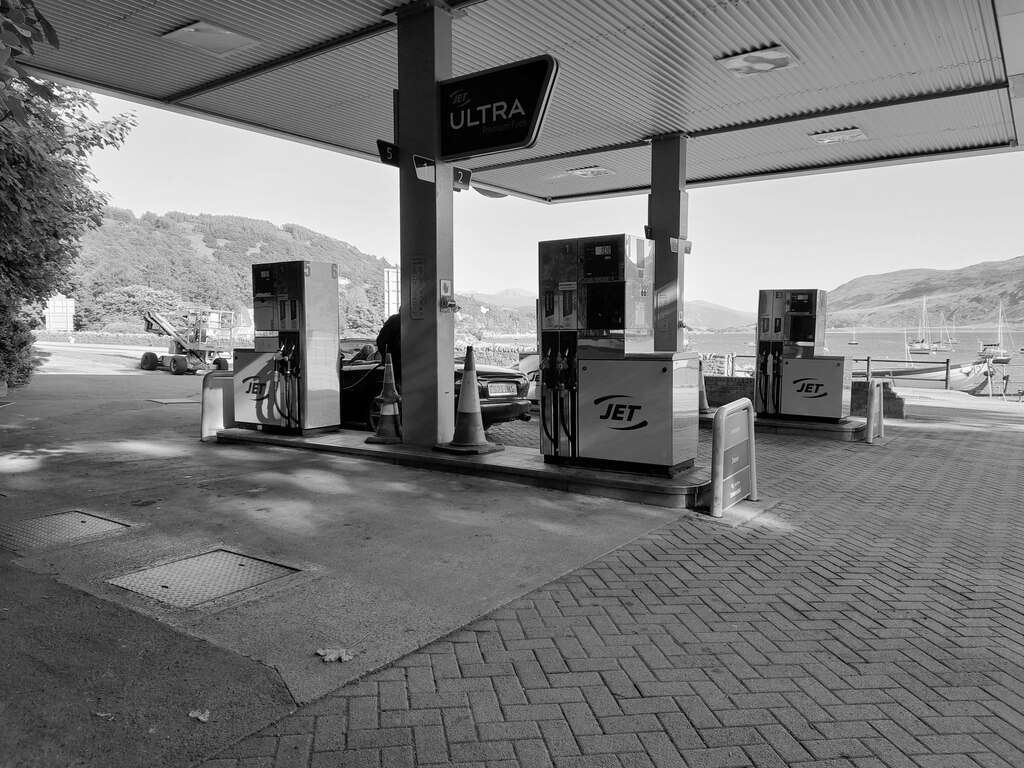 Study of a Gasoline Station © David Bremner ccbysa/2.0 Geograph