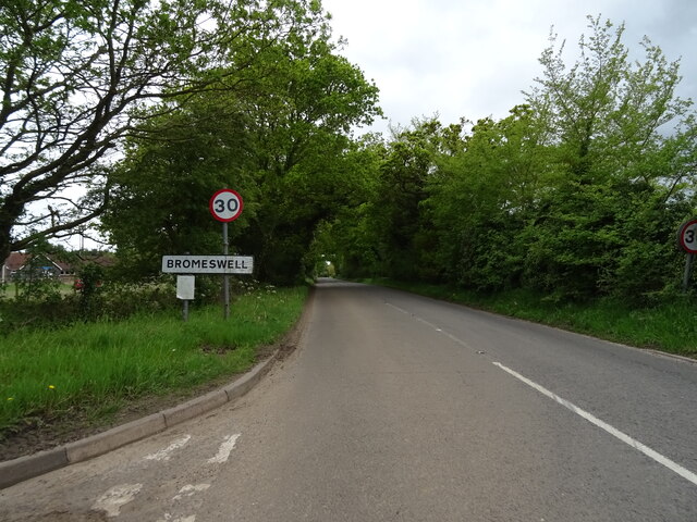 Entering Bromeswell on the B1084
