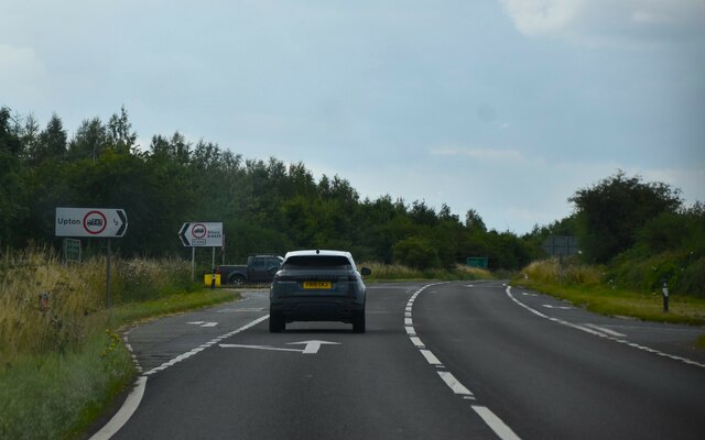 B4425 Turn, A40 © N Chadwick Cc-by-sa 2.0 :: Geograph Britain And Ireland