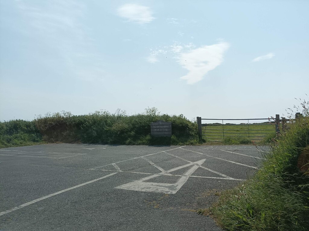 Haroldston Chins car park © Pebble :: Geograph Britain and Ireland