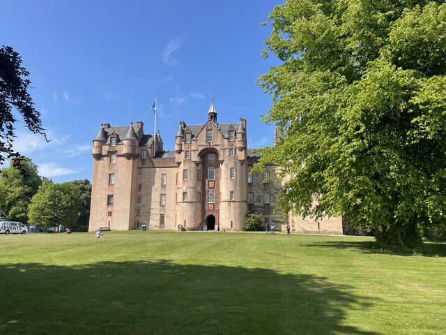 Fyvie Castle © Ralph Greig cc-by-sa/2.0 :: Geograph Britain and Ireland