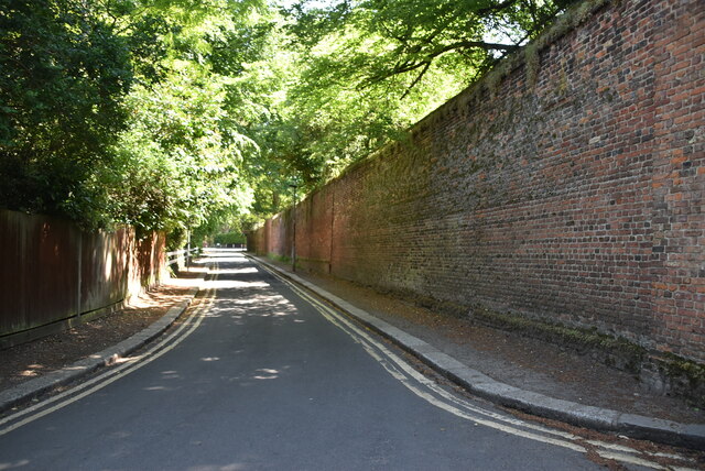 Tilt Yard Approach © N Chadwick cc-by-sa/2.0 :: Geograph Britain and ...