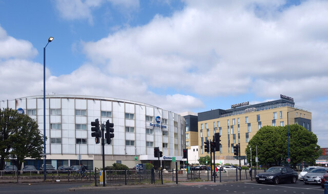 best-western-and-courtyard-hotels-bath-des-blenkinsopp-cc-by-sa-2