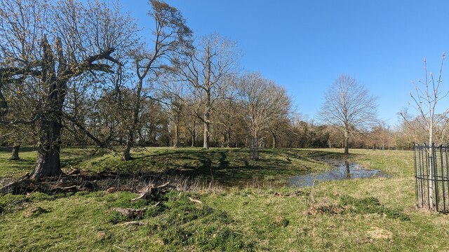 Windmill Mound in Wimpole Park © Sandy Gerrard :: Geograph Britain and ...