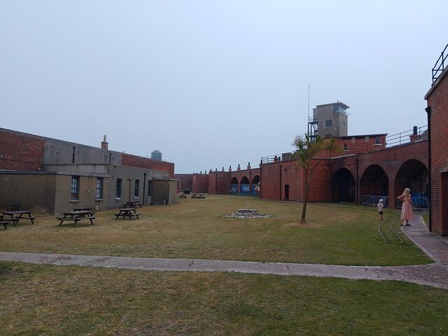 Hurst Castle © Oscar Taylor :: Geograph Britain and Ireland