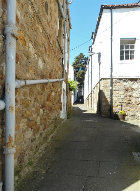 Narrow Wynd, St Monans © Richard Sutcliffe :: Geograph Britain And Ireland