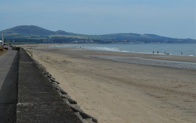 Leven beach © Richard Sutcliffe cc-by-sa/2.0 :: Geograph Britain and ...