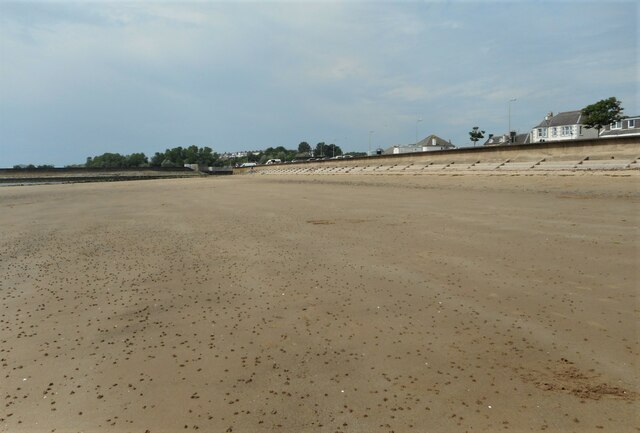 Leven beach © Richard Sutcliffe cc-by-sa/2.0 :: Geograph Britain and ...