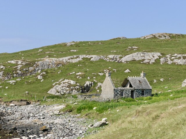 Ruin, Port Deas an Uidhe © Richard Webb :: Geograph Britain and Ireland