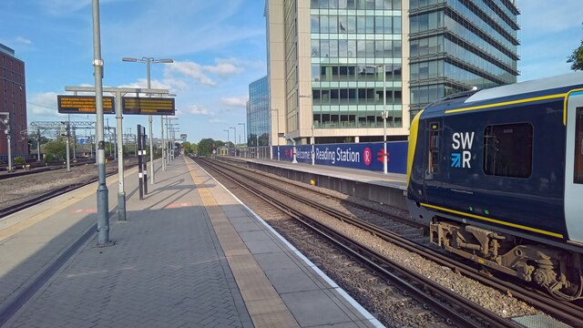 Reading Station - the Southern platforms © Peter Whatley :: Geograph ...