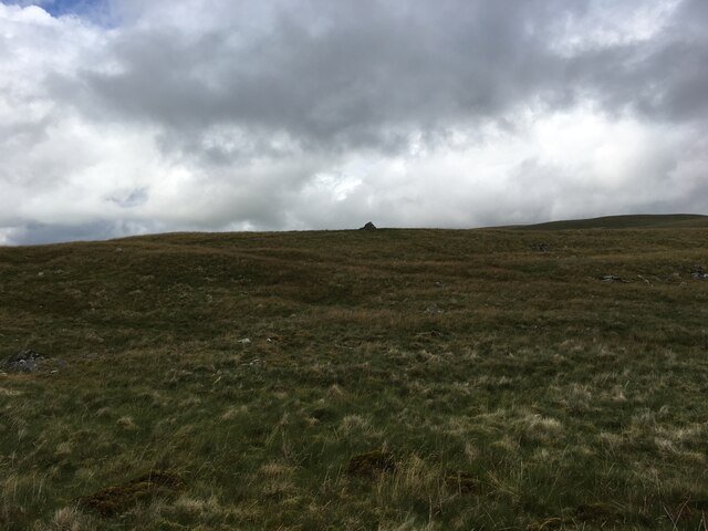 Small cairn on Thorn Moor © Steven Brown cc-by-sa/2.0 :: Geograph ...