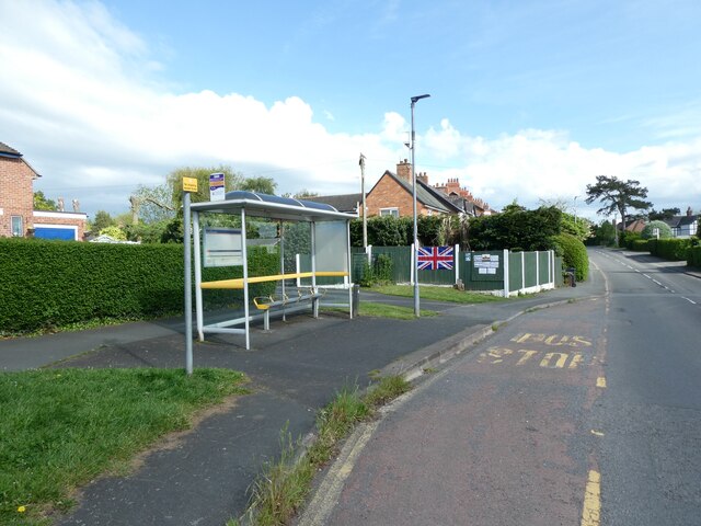 Bus shelter, Hermitage Road, Saughall © David Smith cc-by-sa/2.0 ...