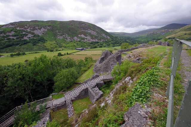 Castell y Bere © Ian Taylor :: Geograph Britain and Ireland