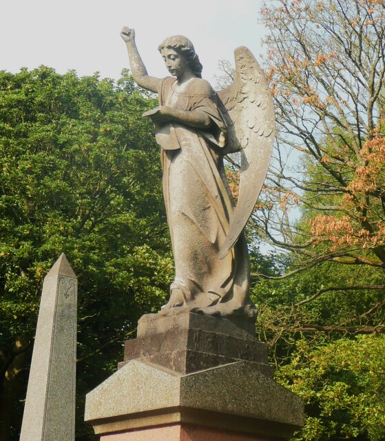 Angel statue in Stoney Royd Cemetery, Halifax