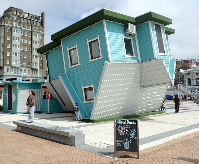 The Upside Down House at Brighton © Marathon cc-by-sa/2.0 :: Geograph ...