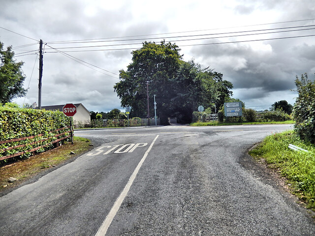 Road Junction © kevin higgins cc-by-sa/2.0 :: Geograph Britain and Ireland