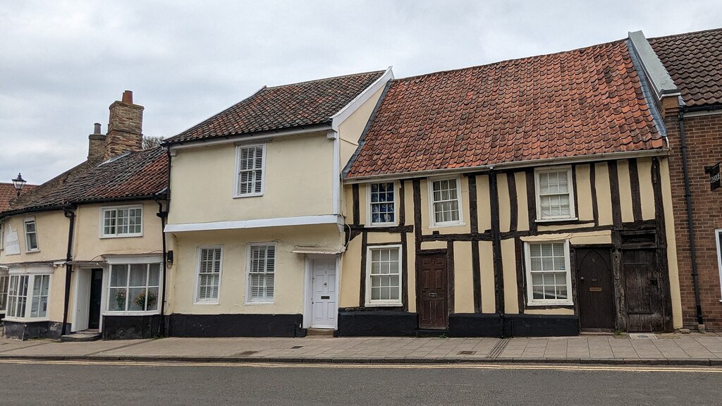 1, 3 and 5 Castle Street, Thetford © Sandy Gerrard ccbysa/2.0