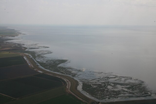 Coast and saltmarsh east of Leverton:... © Chris cc-by-sa/2.0 ...