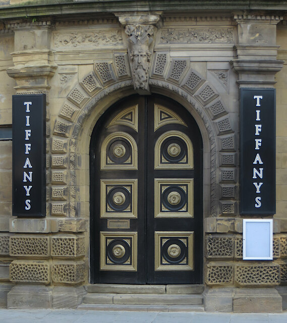 Tiffanys Doorway Hull © Paul Harrop Cc By Sa20 Geograph Britain And Ireland