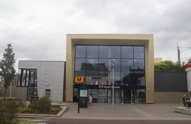 South Shields Metro station © David Kemp cc-by-sa/2.0 :: Geograph ...