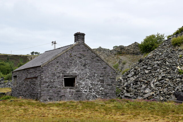 Ruined building, Pen-yr-Orsedd Quarry © Bill Harrison :: Geograph ...