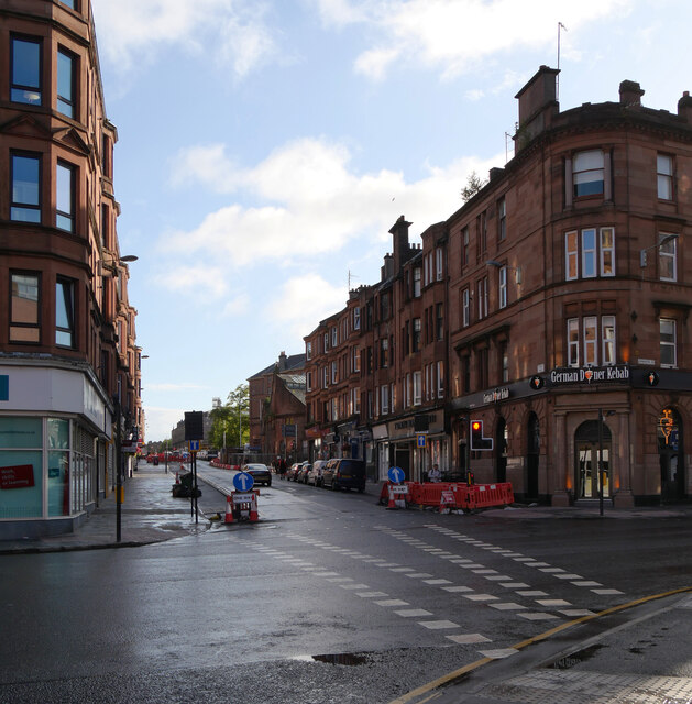 The junction of Dumbarton Road and Byres... © habiloid cc-by-sa/2.0 ...