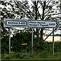 Hardmead: Road signs on the A422