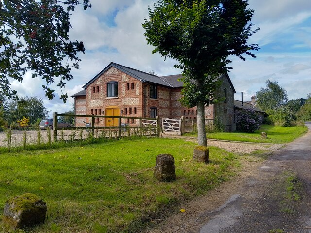 Downlands Farm converted barn © Oscar Taylor cc-by-sa/2.0 :: Geograph ...