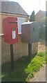 TF1505 : EIIR lampbox and pouch box on Helpston Road, Glinton by Paul Bryan