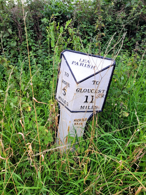 Milestone 5 miles to Ross-on-Wye © Jonathan Billinger cc-by-sa/2.0 ...