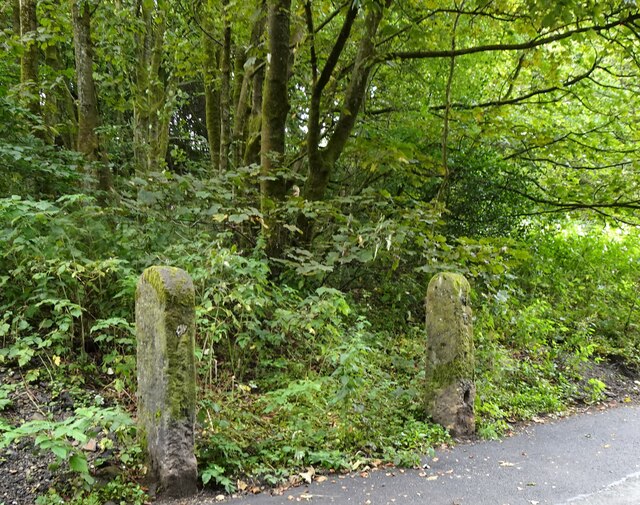 redundant-gateposts-phil-and-juliette-platt-geograph-britain-and