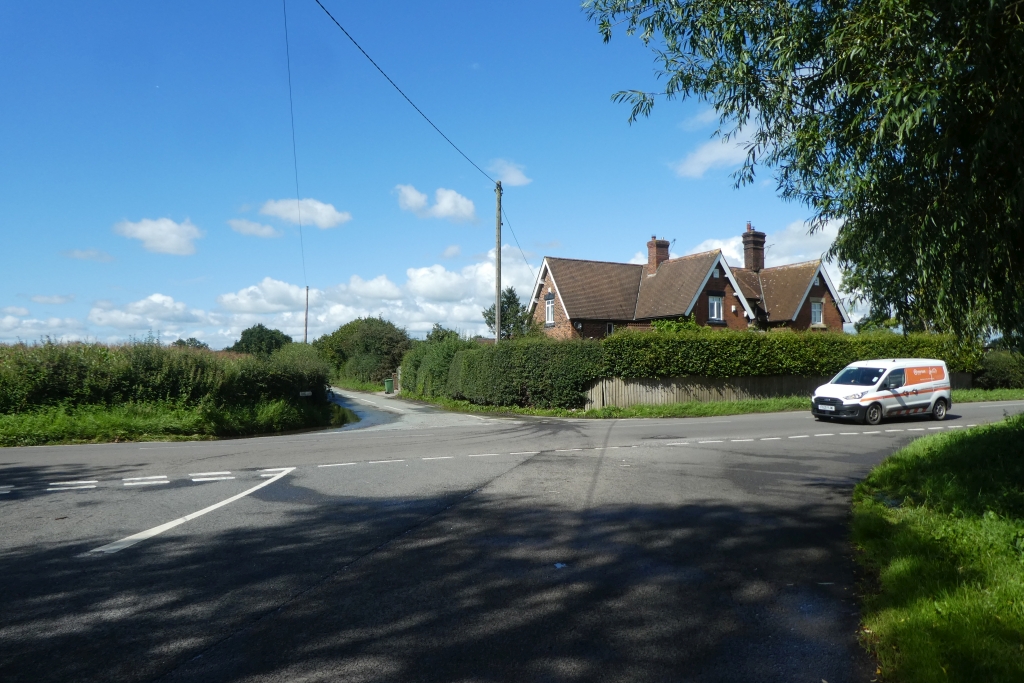 Junction With Hall Lane © Ds Pugh Geograph Britain And Ireland 