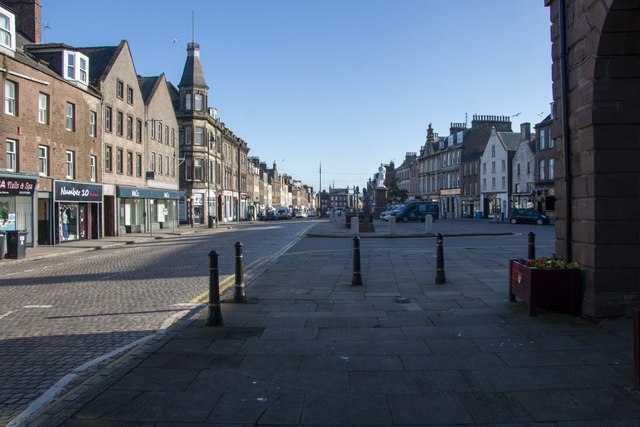 Montrose High Street, Montrose, Angus © Adrian Diack cc-by-sa/2.0 ...