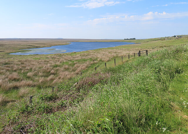 Loch Rangag © Anne Burgess cc-by-sa/2.0 :: Geograph Britain and Ireland