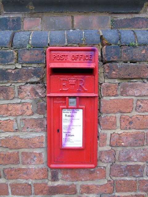 Postbox at Wakefield © David Bremner :: Geograph Britain and Ireland