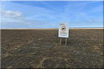 TF8845 : Holkham Beach: 'Dogs on leads' notice by Michael Garlick