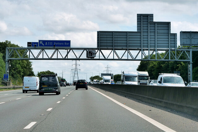 M25 near to Potters Bar © David Dixon :: Geograph Britain and Ireland