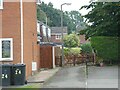 Path between Edward Road and Mere Oak Road