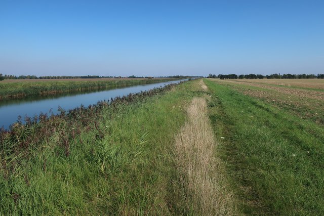 Footpath by Middle Level Main Drain © Hugh Venables :: Geograph Britain ...