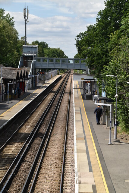 New Eltham Station © N Chadwick cc-by-sa/2.0 :: Geograph Britain and ...