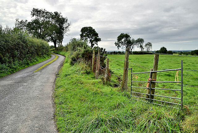 Roeglen Road, Bracky © Kenneth Allen cc-by-sa/2.0 :: Geograph Britain ...