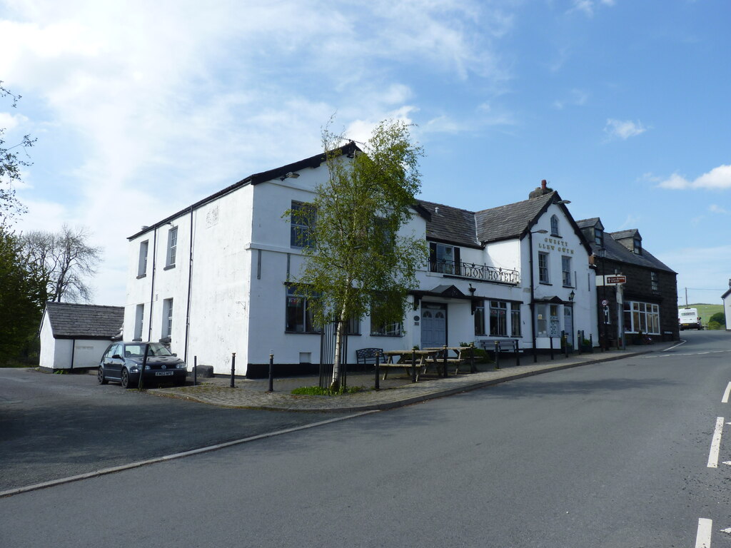 The White Lion hotel, Cerrigydrudion © Meirion cc-by-sa/2.0 :: Geograph ...