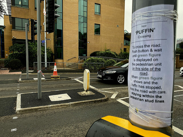 Puffin crossing notice, Omagh