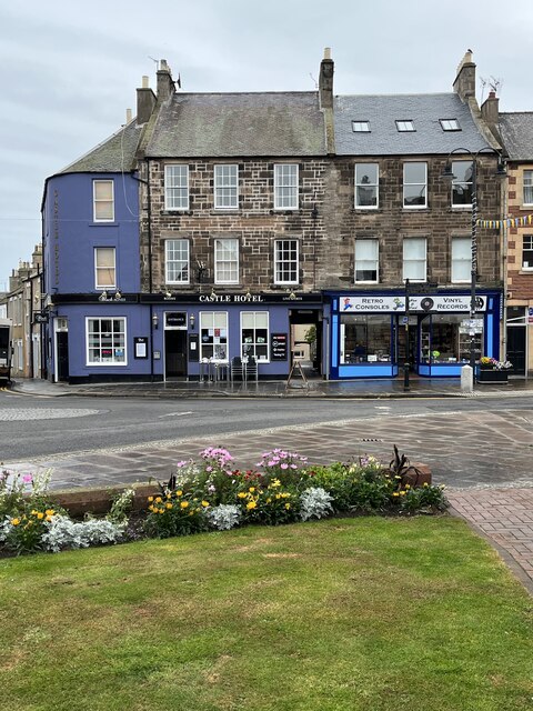 Castle Hotel in Dunbar High Street © Jennifer Petrie :: Geograph ...