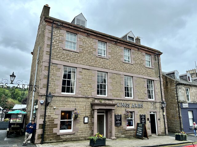 The Kings Arms Hotel, High Street,... © Andrew Abbott :: Geograph ...