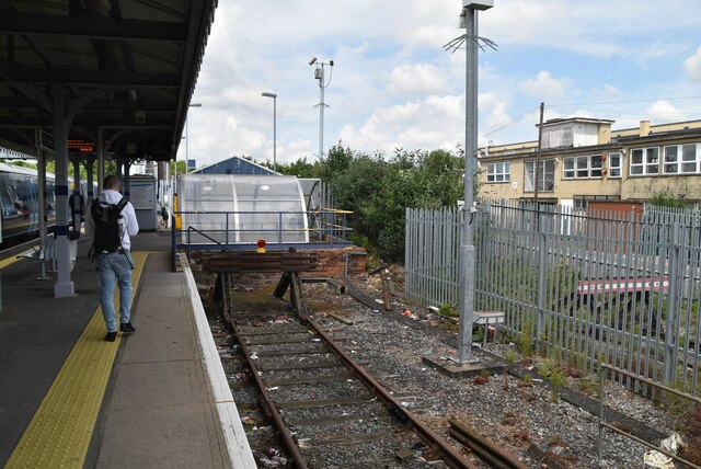 Paddock Wood Station © N Chadwick cc-by-sa/2.0 :: Geograph Britain and ...