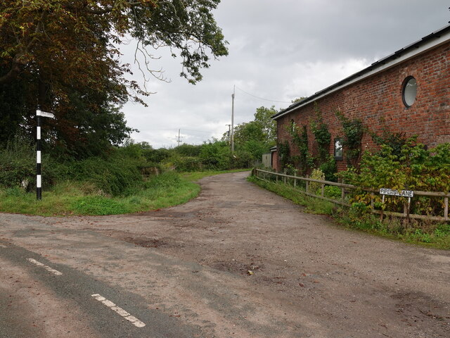 Pipers Lane junction with Puddington Lane