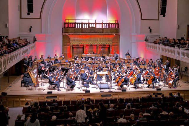 At the Cadogan Hall, Chelsea © Anthony O'Neil cc-by-sa/2.0 :: Geograph ...